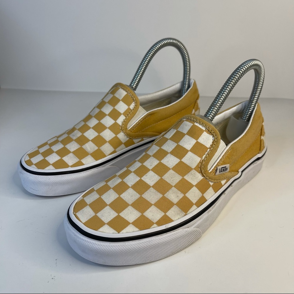 Classic VANS Slip On Yellow Checkerboard Size 6 US Woman’s Skateboarding Shoes